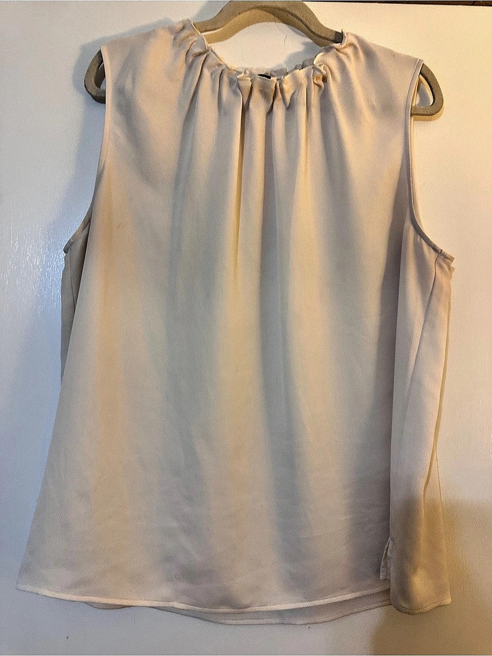 Ann Taylor Factory Sleeveless Blouse in White XL Like New